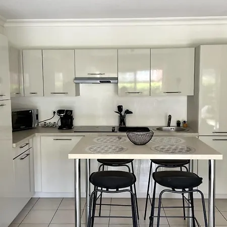 Studio With Swimming Pool Next To The Beach Apartman