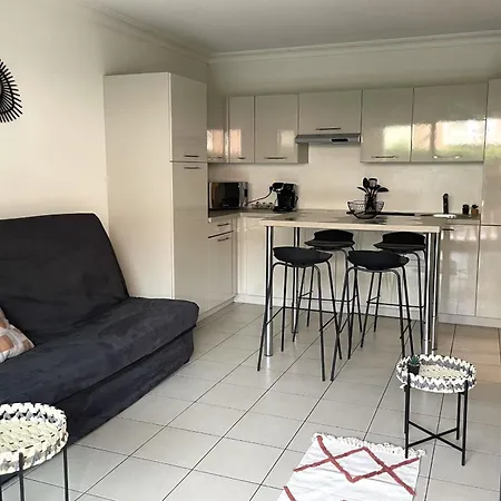 Studio With Swimming Pool Next To The Beach Διαμέρισμα *