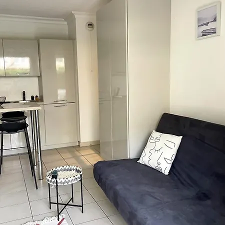 Studio With Swimming Pool Next To The Beach *